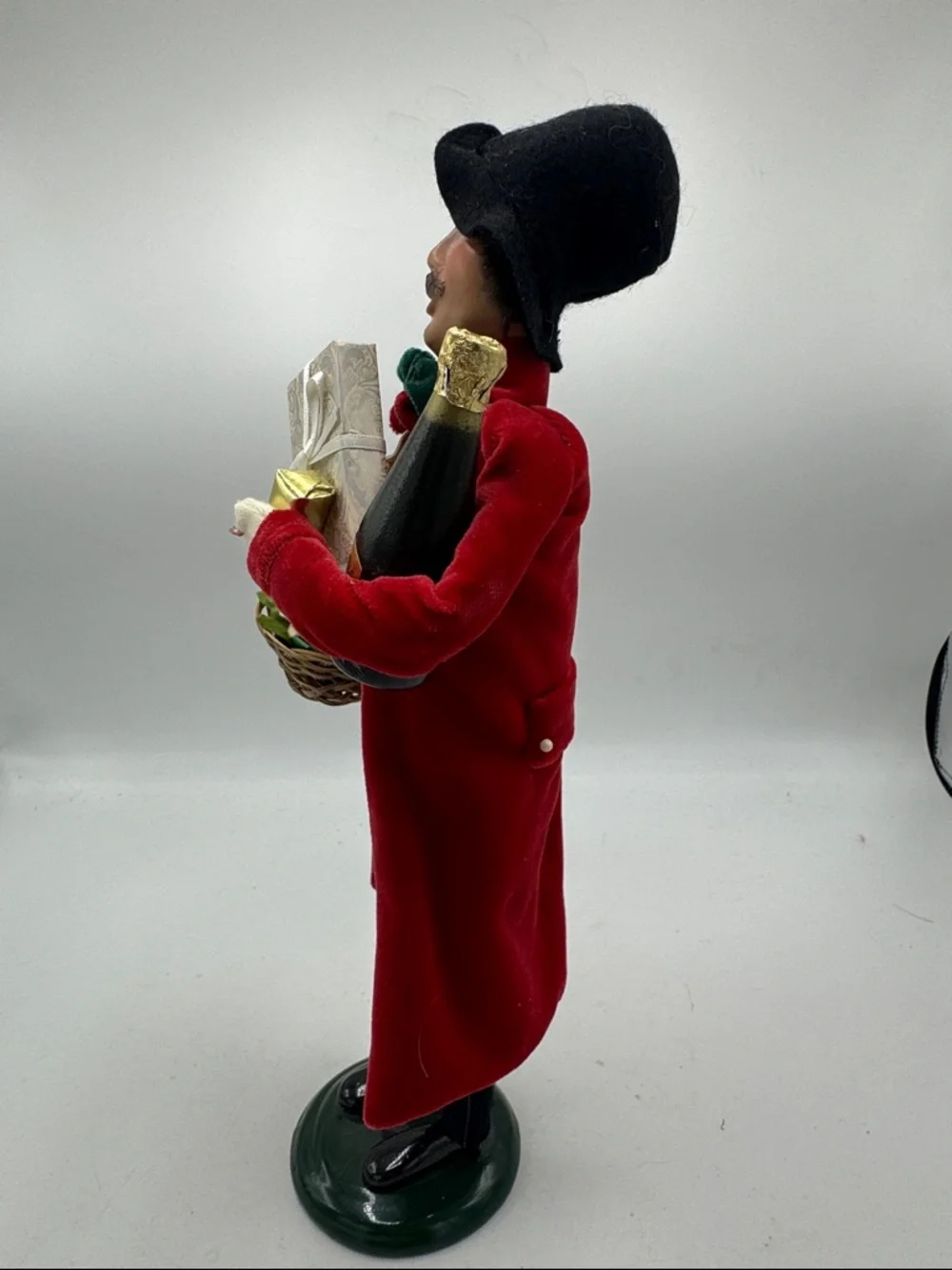 Byers choice Victorian Caroler Victorian Shopper